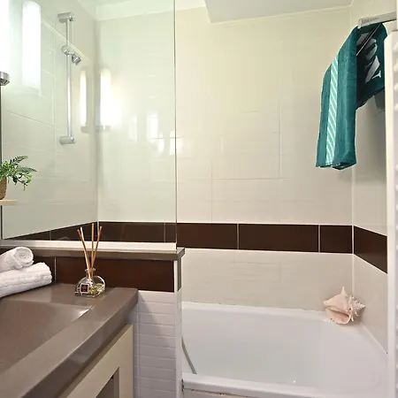 L'esquinade - Fh205 By Interhome *